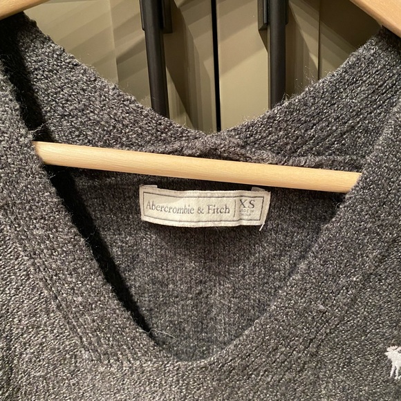 A&F men knitwear in size xs - Picture 2 of 2